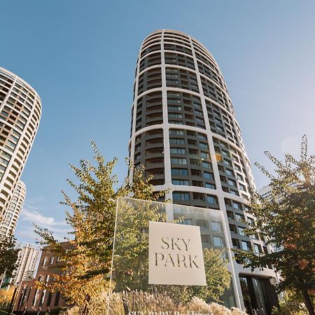 Skau Blue Residence In Sky Park 21 Floor 2 Tower Panoramic View Free Parking Bratislava Eksteriør billede